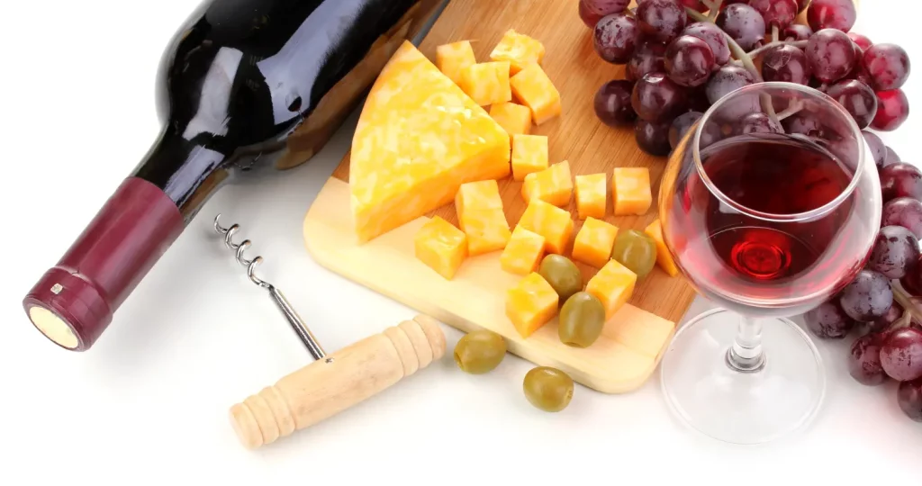 víno a jedlo, syry, hrozno